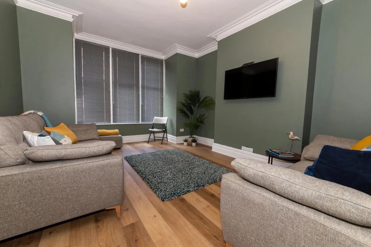Coastal Escape At 31, Scarborough Holiday Home