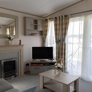 Hiba Luxury At Parkdean Cayton Bay Apartment