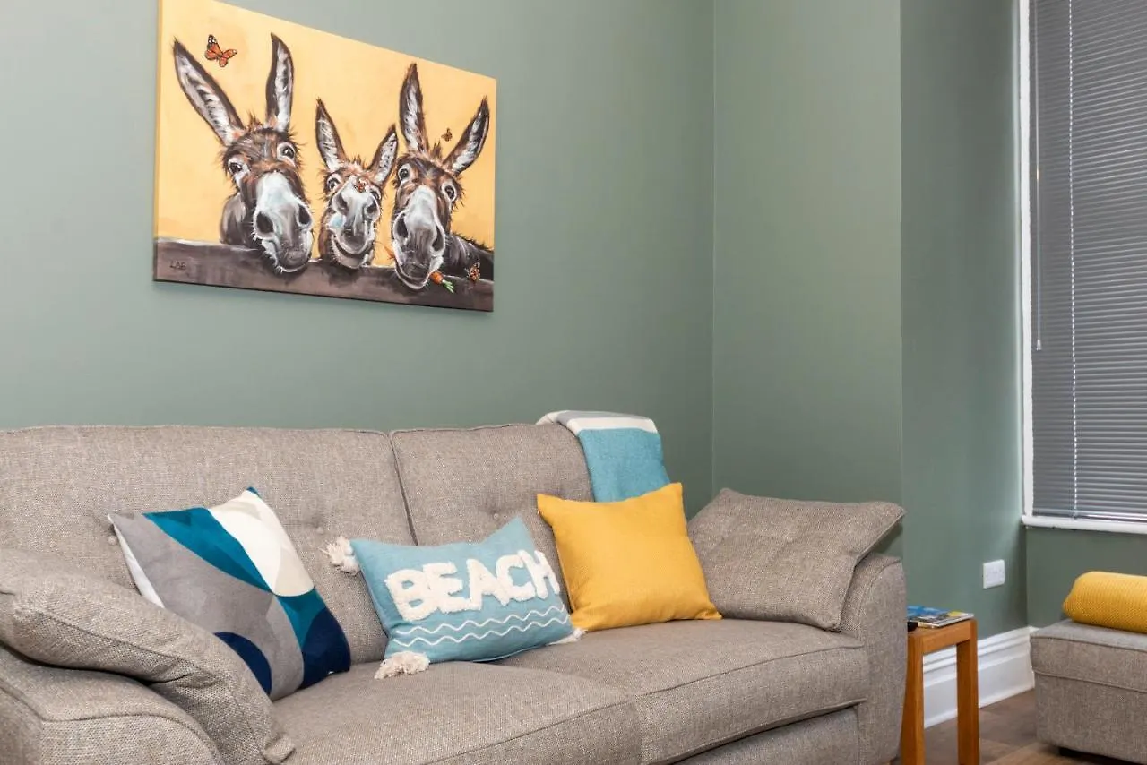 Coastal Escape At 31, Scarborough Holiday Home