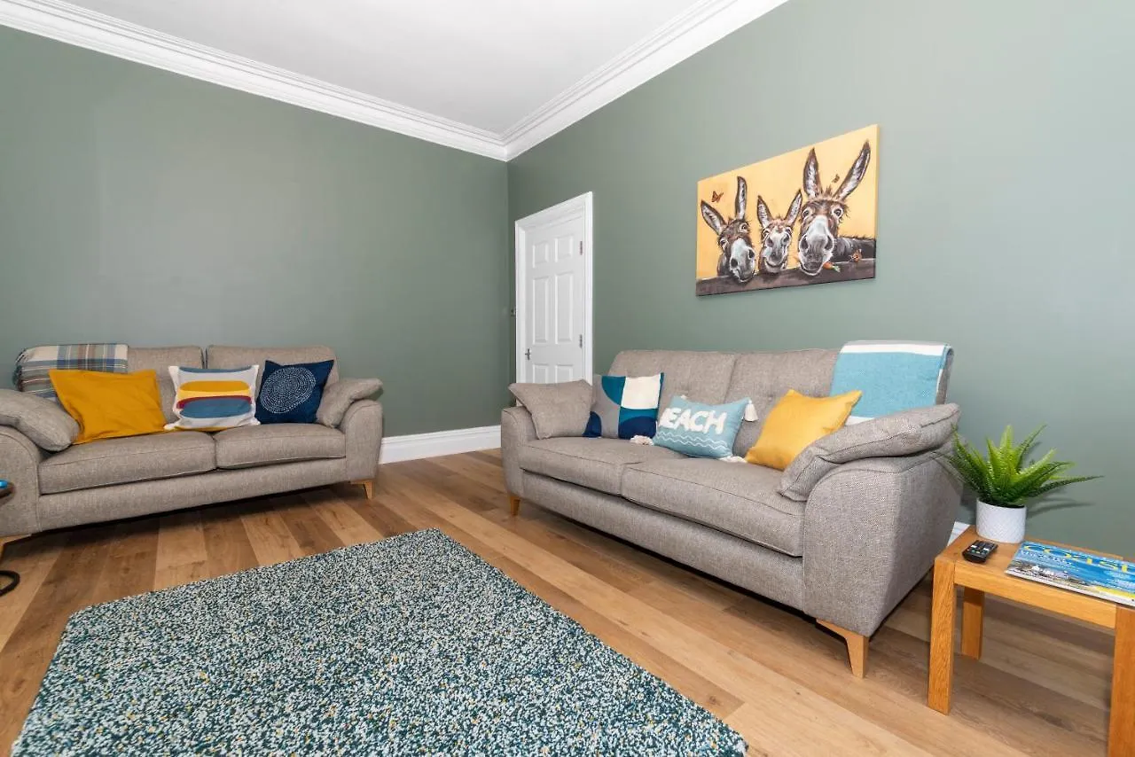 Coastal Escape At 31, Scarborough Holiday Home
